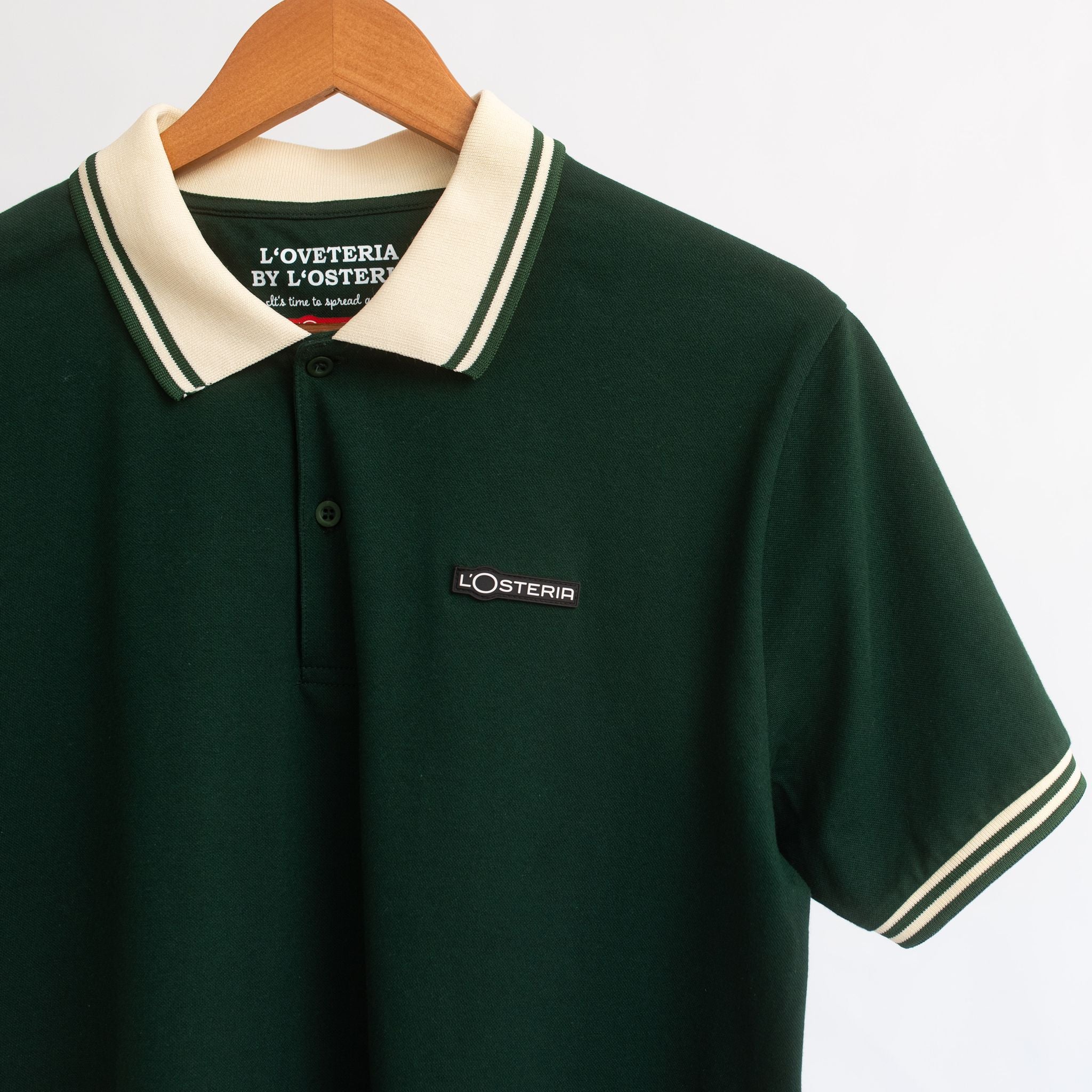 Das grüne Poloshirt Pasta-Lover aus der Pasta Kollektion der L'Osteria