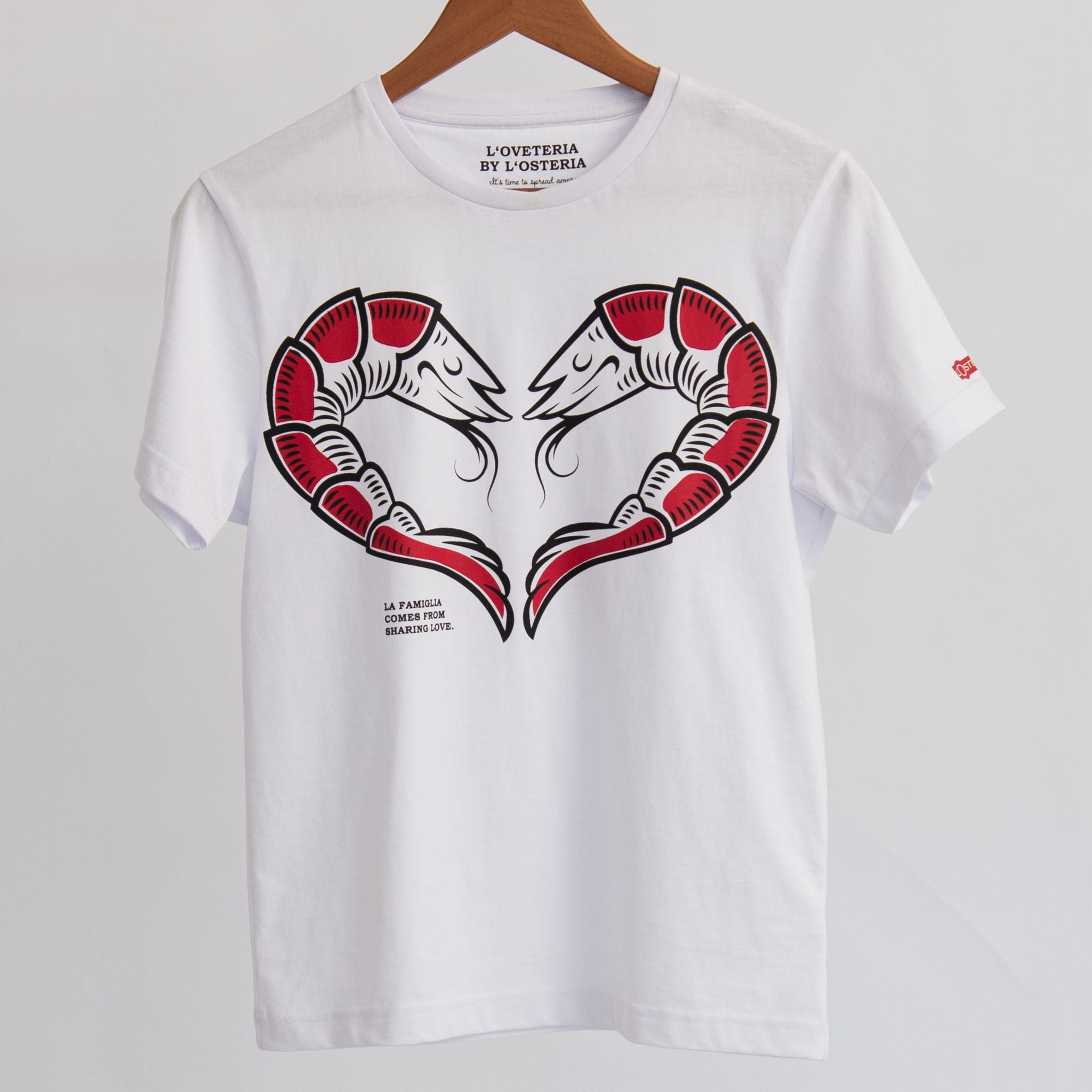 Das weiße T-Shirt Garnelenherz aus der Pizza Kollektion der L'Osteria